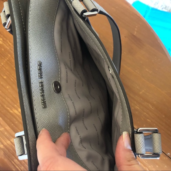 Michael Kors Shoulder Bag - Picture 5 of 8